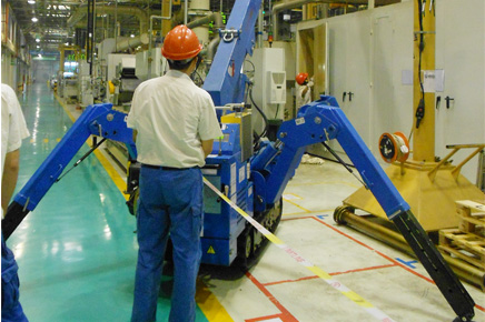 小型履帶式蜘蛛吊車炫酷來襲，作業無死角