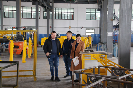 羅馬尼亞客戶來訪我司進行實地參觀考察