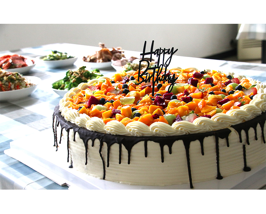 二季度員工生日會，因為有你，更加精彩。