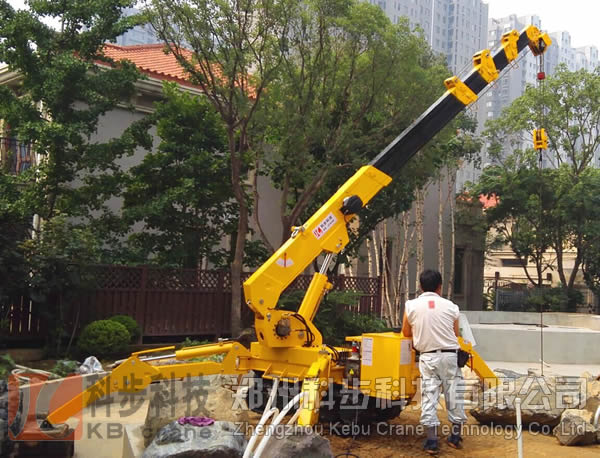 KB3.0微型履帶起重機在唐山某別墅工地中施工